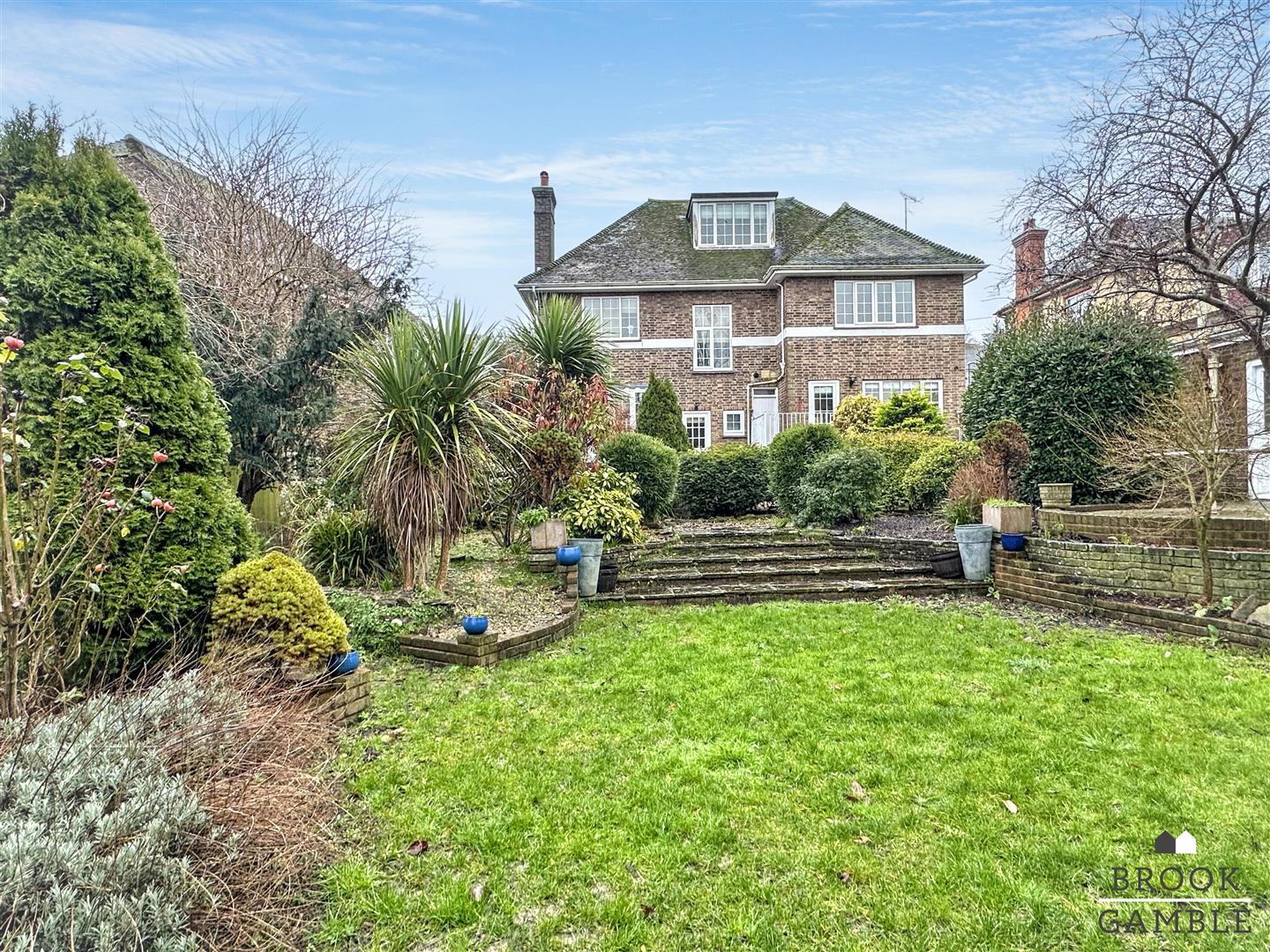 4 Bedroom House - Detached for Sale: £875,000. Le Brun Road in Eastbourne, East Sussex